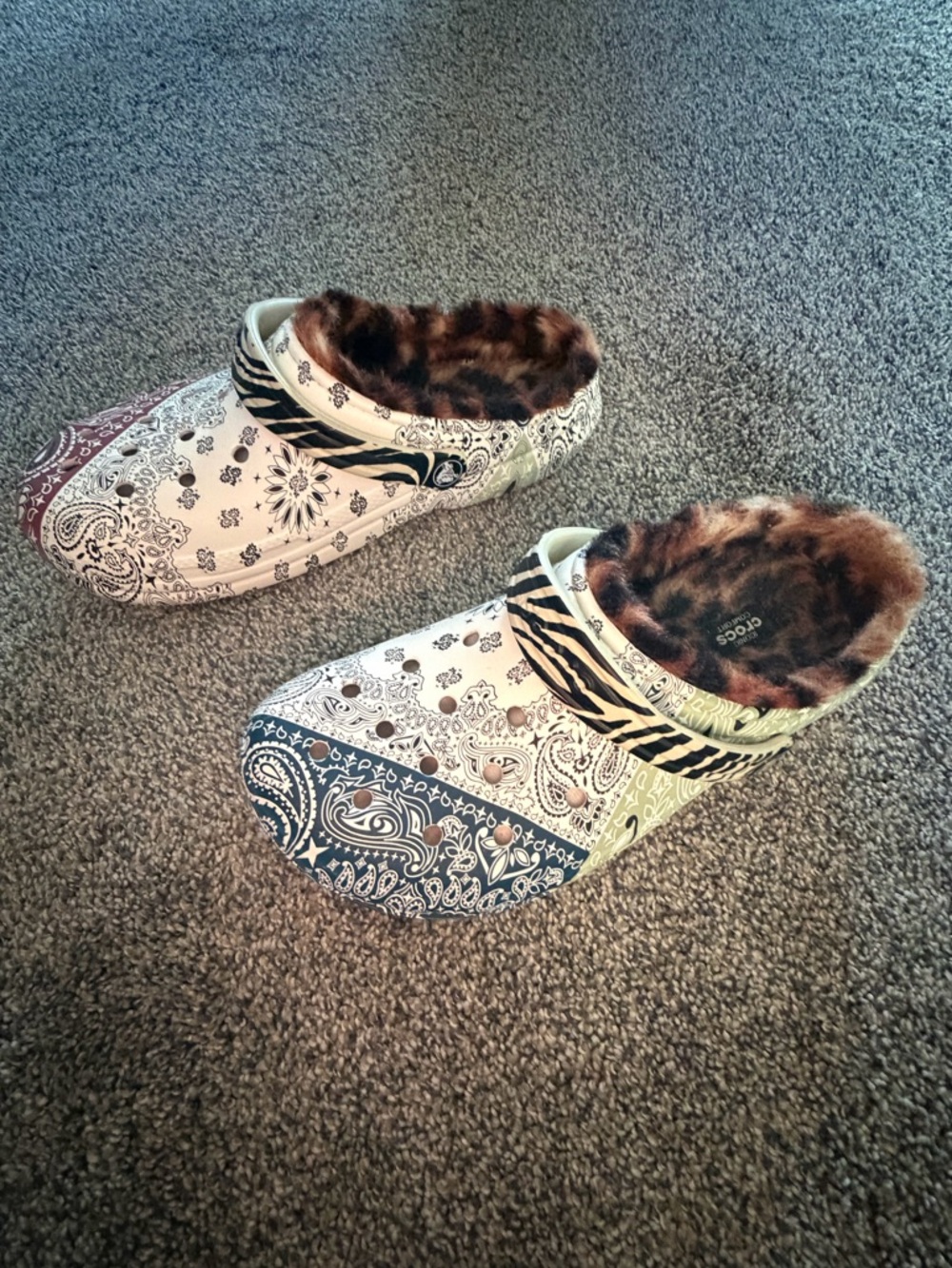 Crocs Kids Zappos Print Lab: "Gone Wild" Classic Lined Clog Size J5 - Picture 3 of 6